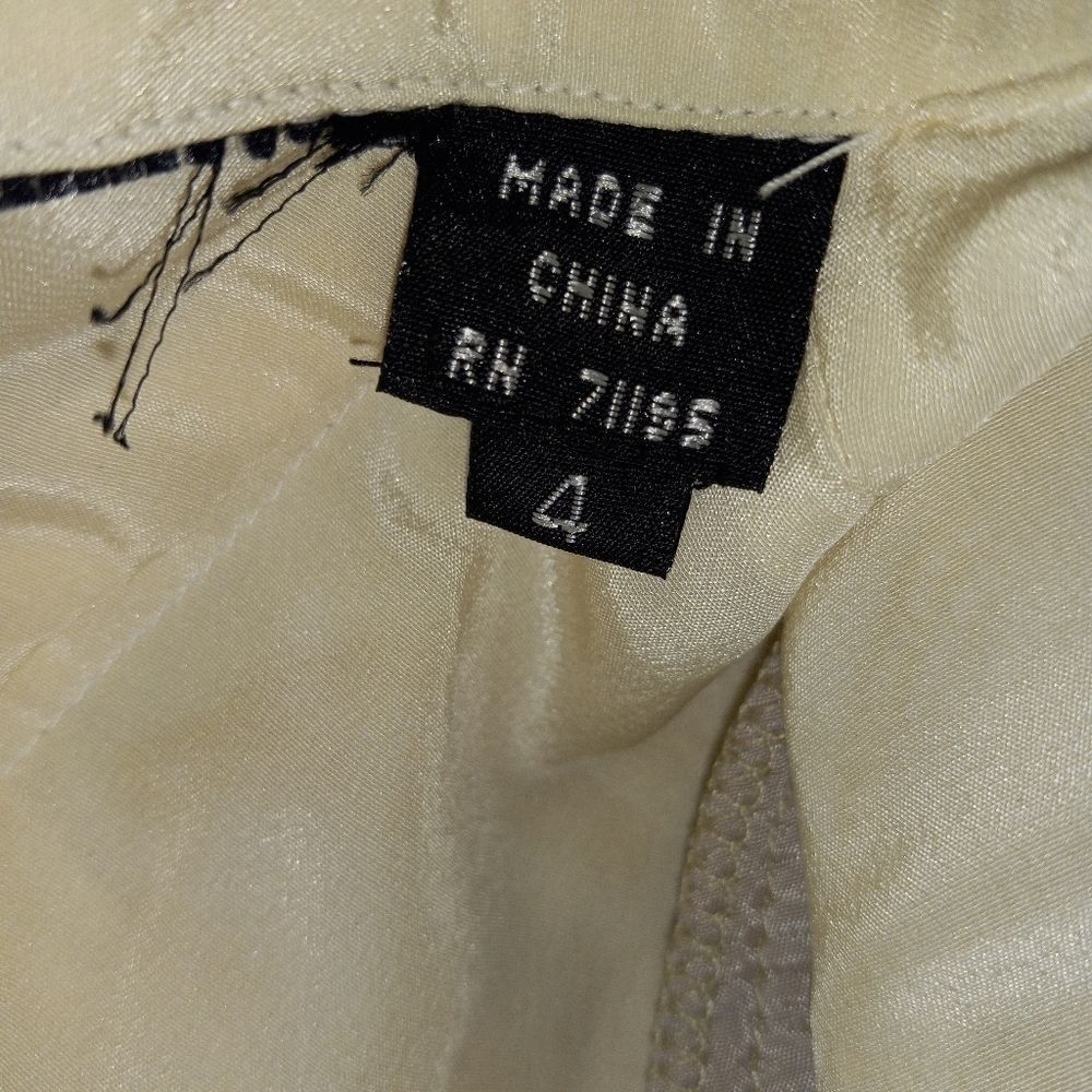 100% Silk Blouse - Picture 10 of 11
